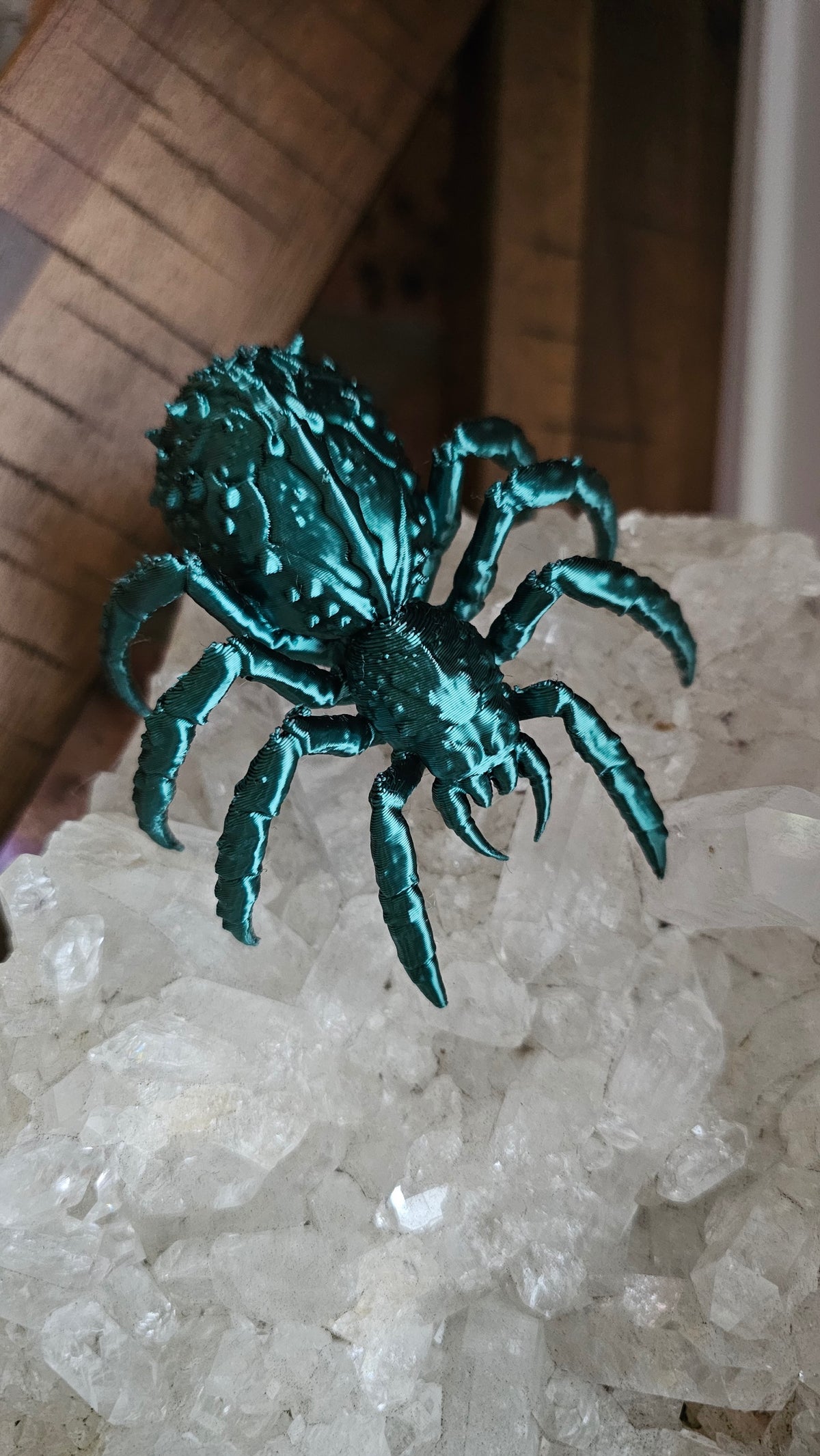 Green spider figrine